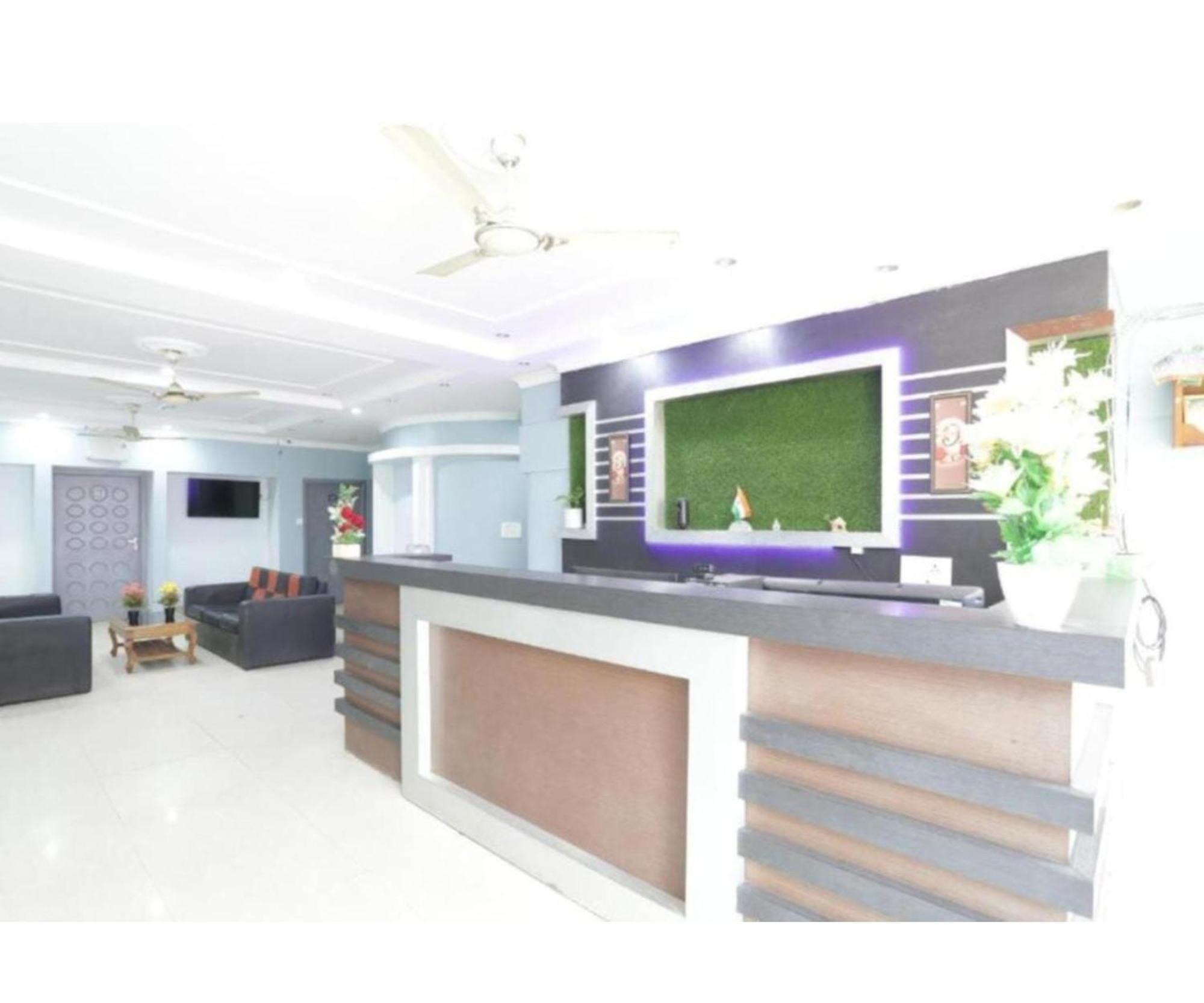 Day S Inn Luxury Stay Near Care Hospital In Budget Friendly Price Best Seller Bhubaneswar Bagian luar foto