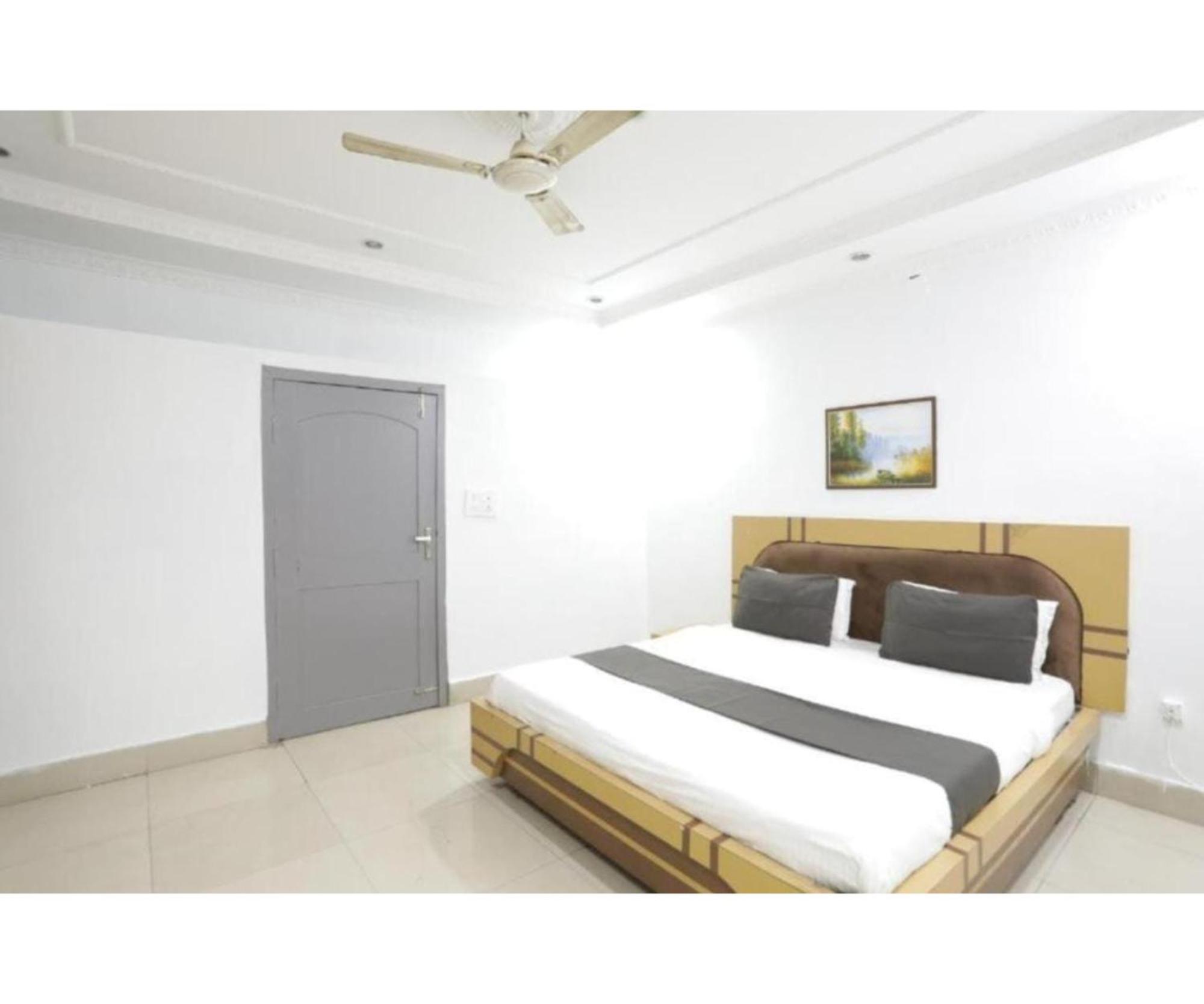 Day S Inn Luxury Stay Near Care Hospital In Budget Friendly Price Best Seller Bhubaneswar Bagian luar foto